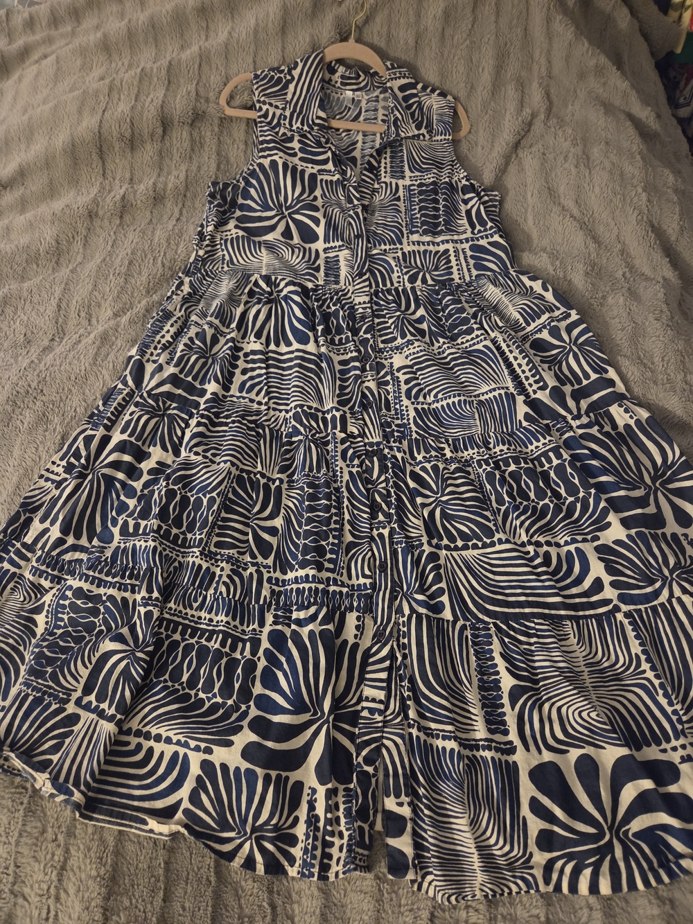 Sleeveless Navy & White Patterned Tiered Skirt